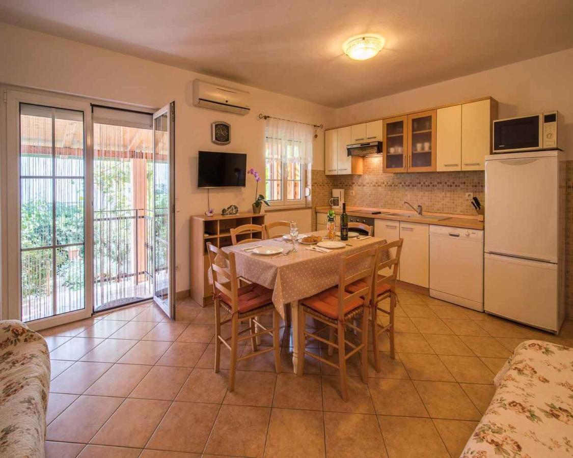 Apartments In Vrbnik/Insel Krk 13597 Esterno foto