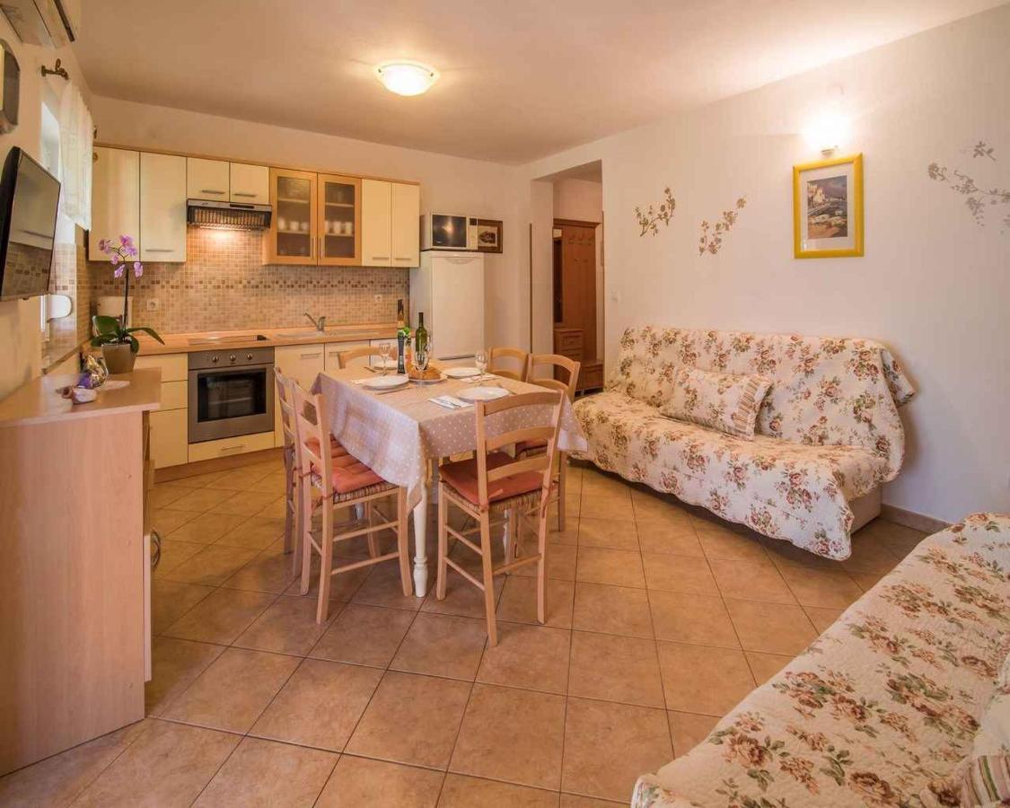 Apartments In Vrbnik/Insel Krk 13597 Esterno foto