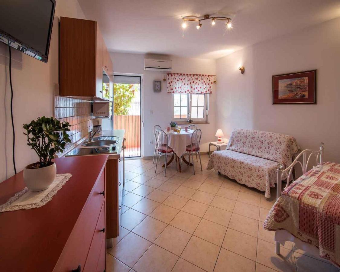 Apartments In Vrbnik/Insel Krk 13597 Esterno foto